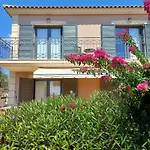 Korallis Villas *