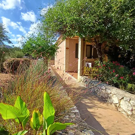 Korallis アパート Karavádhos