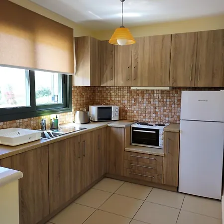 Korallis * Karavádhos