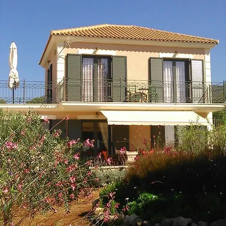 Korallis * Karavádhos