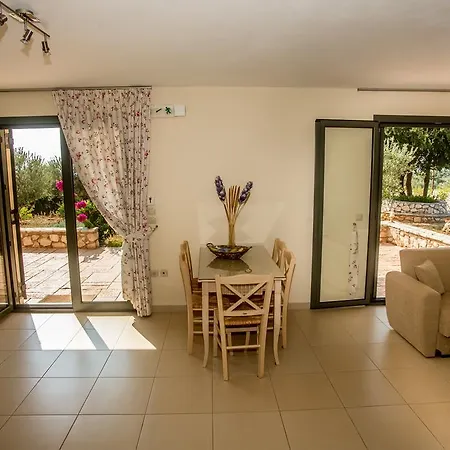 Apartament Korallis Karavádhos