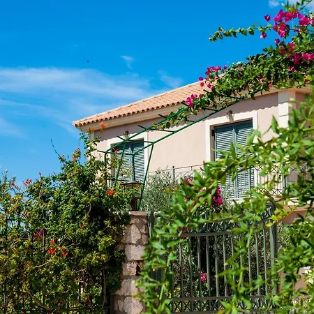 Apartament Korallis *