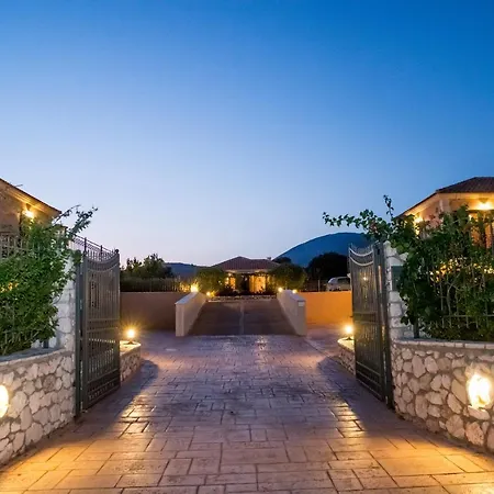 Apartament Korallis *